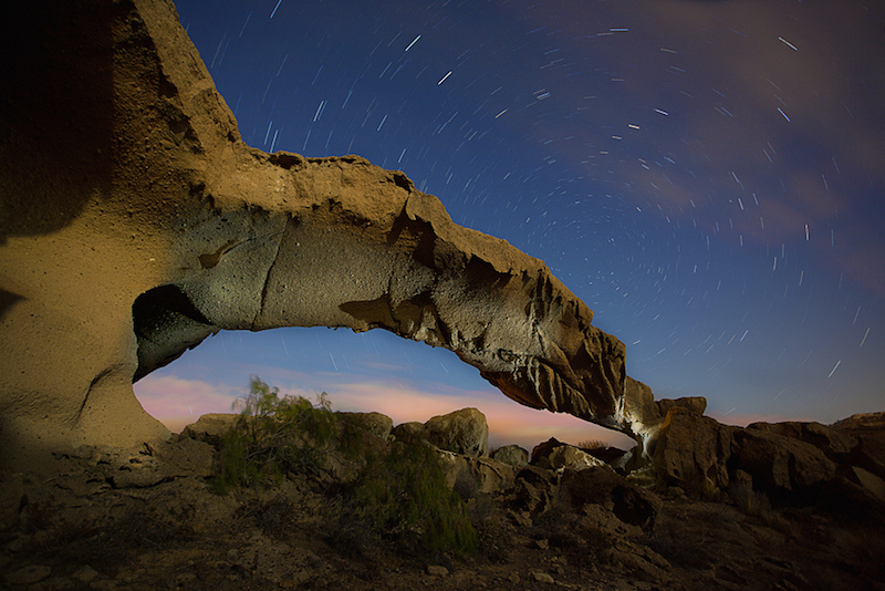 Sterne fotografieren: Arco de Arico von lichtfreunde ISO: 200 | F8 | 17 mm. | 55 Minuten (11 x 5 Minuten + 1 Aufnahme für den Vordergrund)