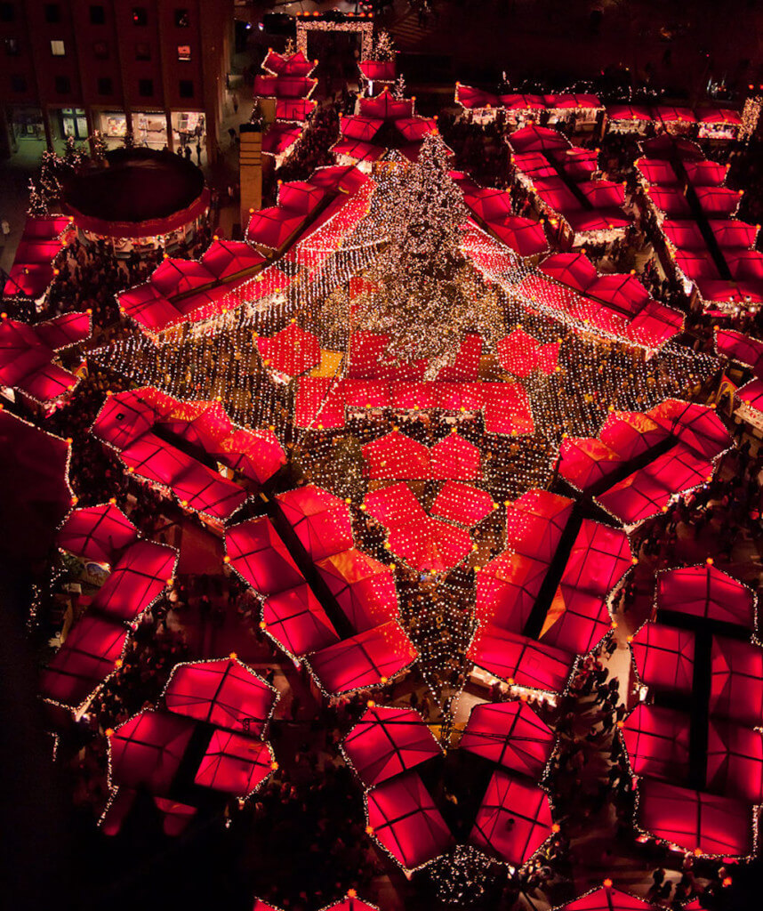 Kölner Weihnachtsmarkt von oben fotografiert