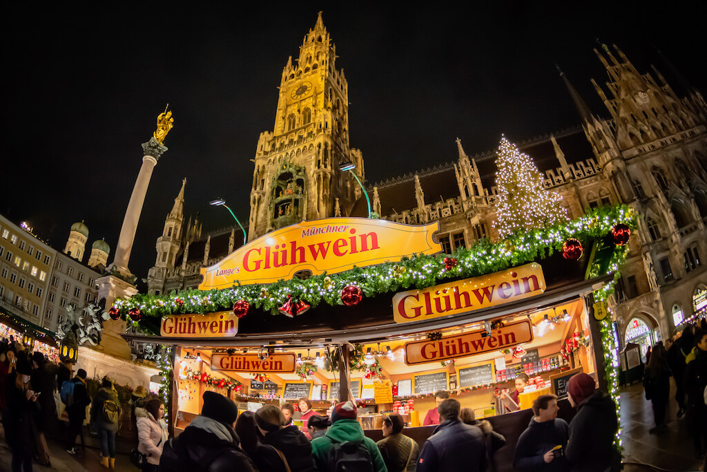 Glühweinstand: Typisches Fotomotiv auf Weihnachtsmärkten