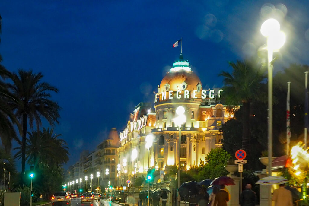 Sehenswürdigkeiten in Nizza fotografieren: Hotel Negresco